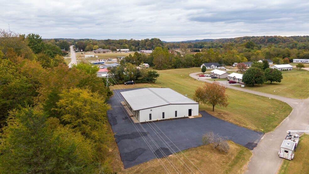 103 Hadley cir, Linden, TN à vendre - Photo principale – Image 2 sur 5