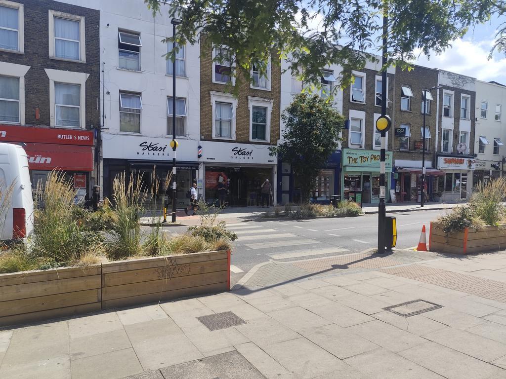 77 Junction Rd, Londres à louer Photo de l’immeuble– Image 1 sur 2