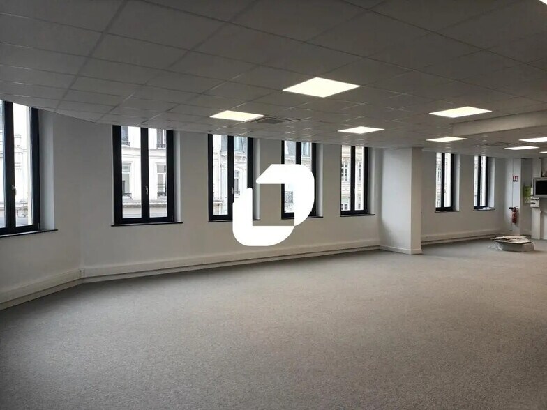 Bureau dans Lille à louer - Photo de l’immeuble – Image 3 sur 7