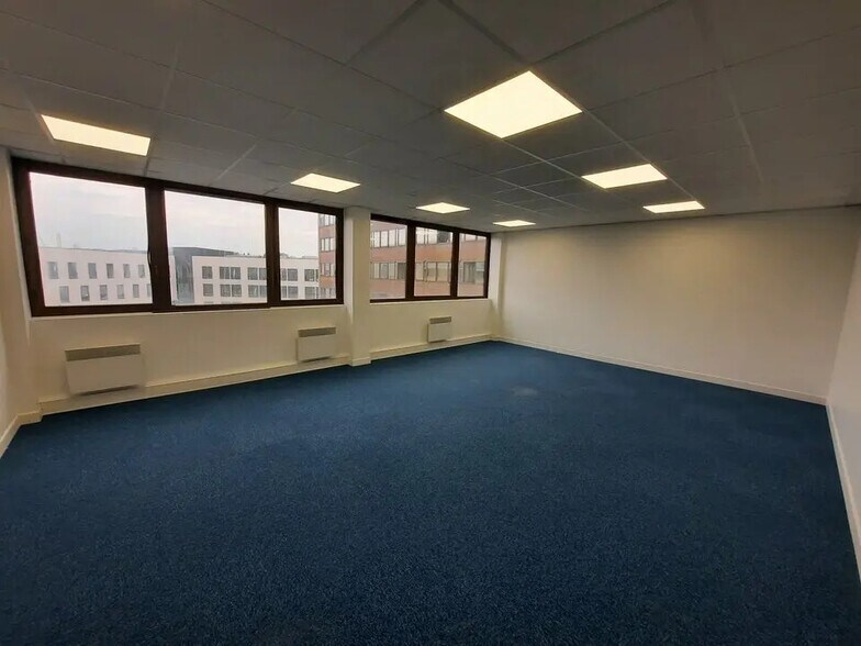 Bureau dans Rouen à louer - Photo de l’immeuble – Image 3 sur 13