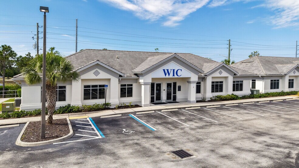 5220 Lee Blvd, Lehigh Acres, FL à louer - Photo de l’immeuble – Image 2 sur 7