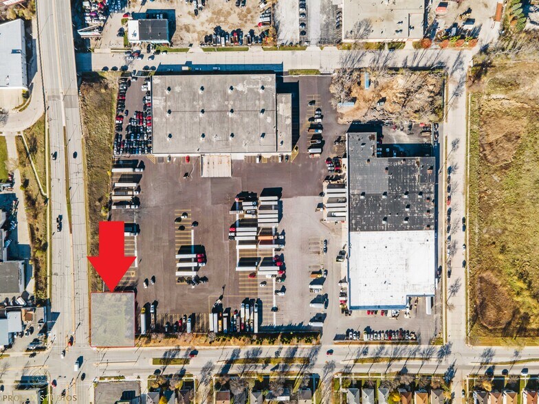 6000 N 76th St, Milwaukee, WI à louer - Photo de l’immeuble – Image 2 sur 9