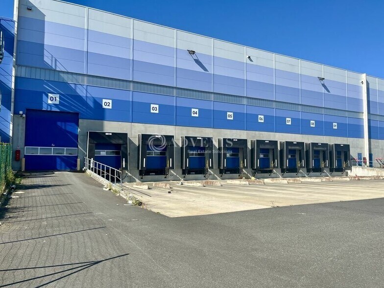 Industriel/Logistique dans Dammartin En Goele à louer - Photo de l’immeuble – Image 2 sur 12