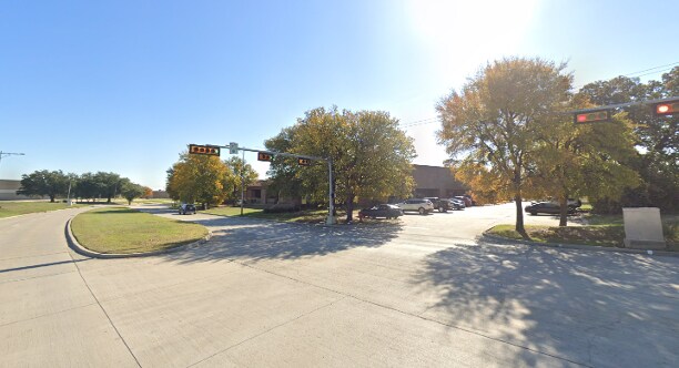 817 Greenview Dr, Grand Prairie, TX à louer - Photo de l’immeuble – Image 3 sur 23