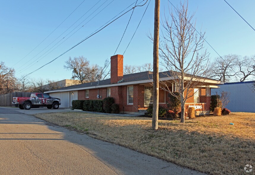 2513 E Union Bower Rd, Irving, TX à louer - Photo principale – Image 1 sur 24