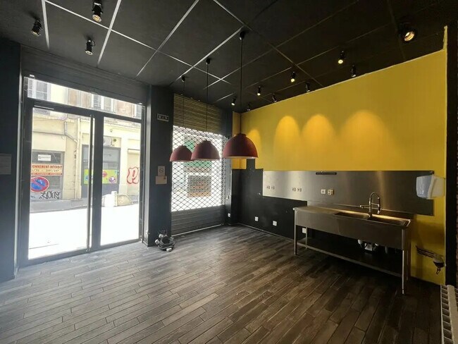 Plus de détails pour 17 Rue Creuzet, Lyon - Local commercial à louer