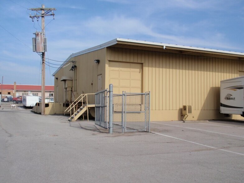 506 Terry Ln, Washington, MO à vendre - Photo de l’immeuble – Image 2 sur 56