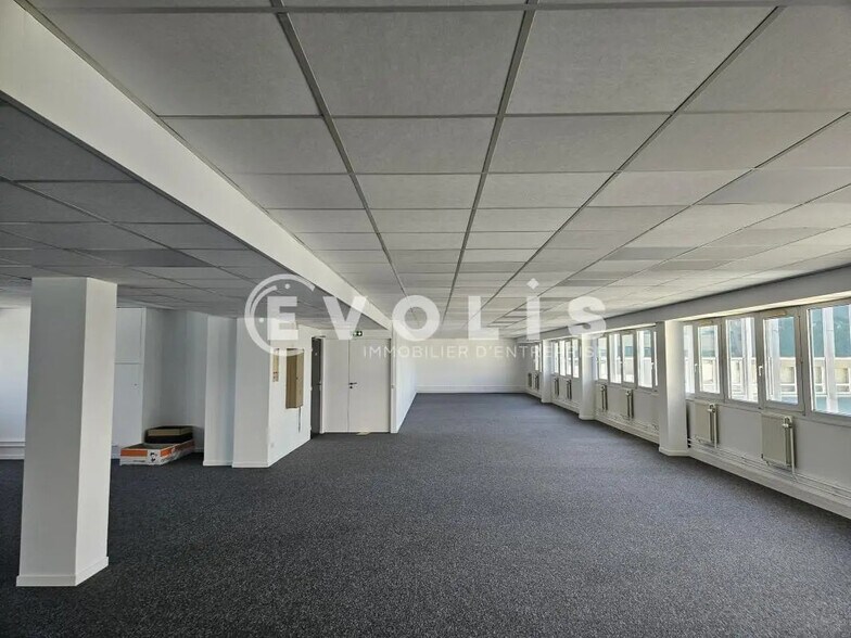 2-4 Avenue De France, Massy à louer - Photo de l’immeuble – Image 2 sur 10