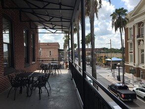 1726 E 7th Ave, Tampa, FL à louer Photo de l’immeuble– Image 1 sur 16