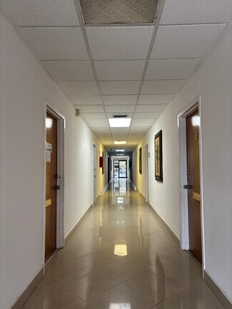 Plus de détails pour 6209 W Commercial Blvd, Tamarac, FL - Bureau/Local commercial à louer