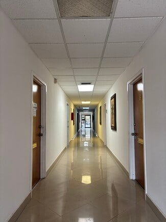 Plus de détails pour 6209 W Commercial Blvd, Tamarac, FL - Bureau/Local commercial à louer