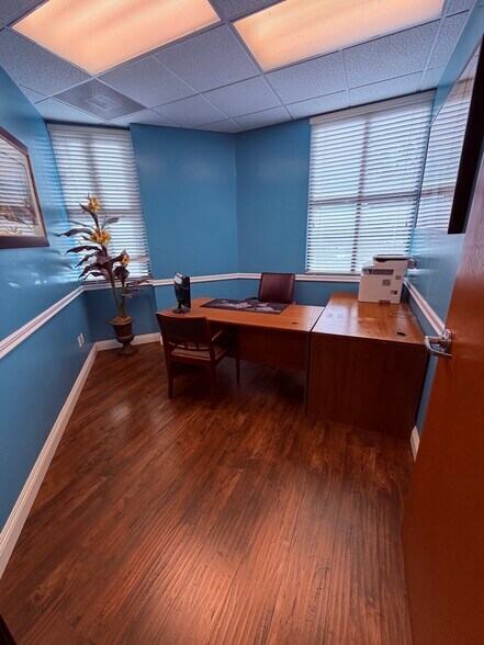 8600 Utica Ave, Rancho Cucamonga, CA à louer - Photo intérieure – Image 2 sur 9