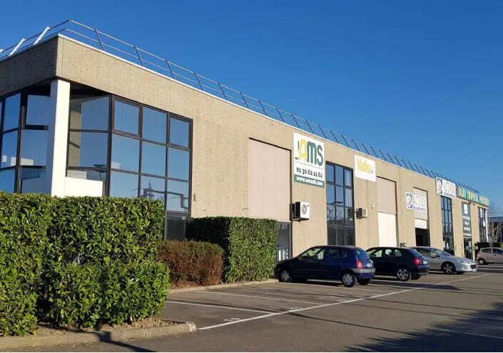 Industriel/Logistique dans Coignières à louer Photo de l’immeuble– Image 1 sur 4