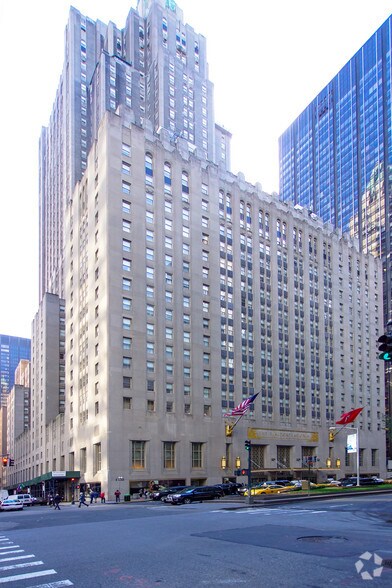 301 Park Ave, New York, NY à louer - Photo de l’immeuble – Image 2 sur 3