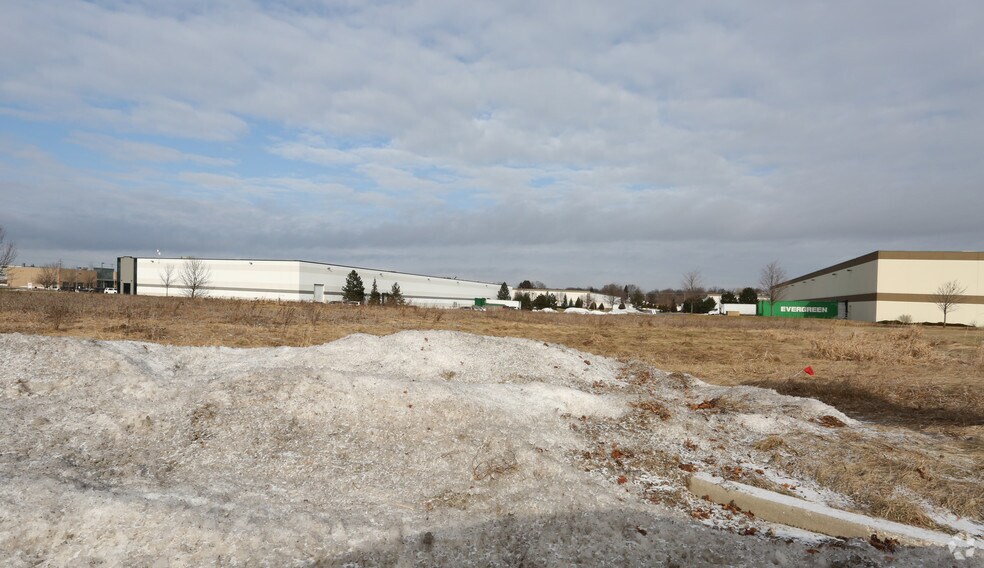 9707 Airways Ct, Franklin, WI à vendre - Photo de l’immeuble – Image 3 sur 4