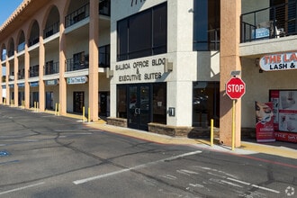 7710 Balboa Ave, San Diego, CA à louer Photo de l’immeuble– Image 2 sur 10