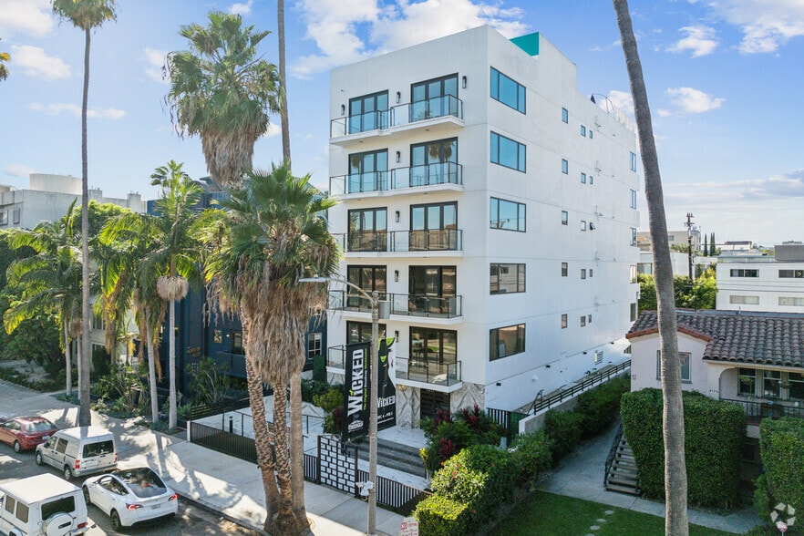 137 N Doheny Dr, West Hollywood, CA à vendre - Photo de l’immeuble – Image 2 sur 33