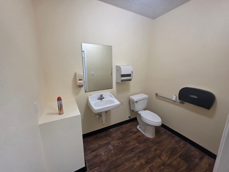 6570 Caroline St, Milton, FL à louer - Photo de l’immeuble – Image 3 sur 44