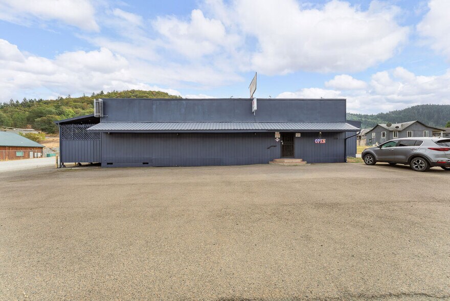 125 Opresik Ln, Myrtle Creek, OR à vendre - Photo de l’immeuble – Image 1 sur 33