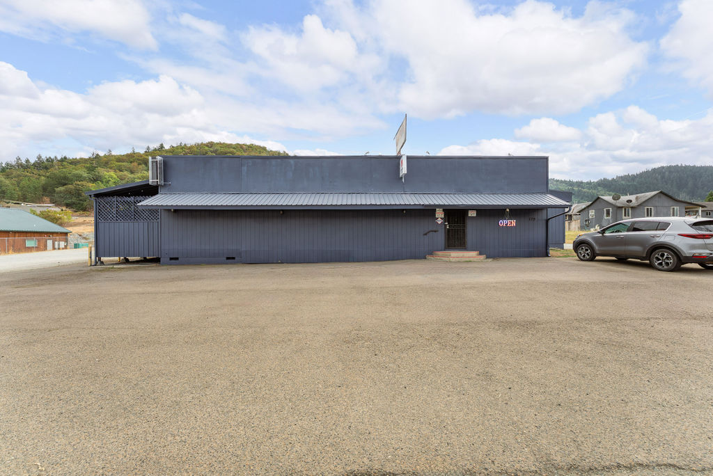 125 Opresik Ln, Myrtle Creek, OR à vendre Photo de l’immeuble– Image 1 sur 34