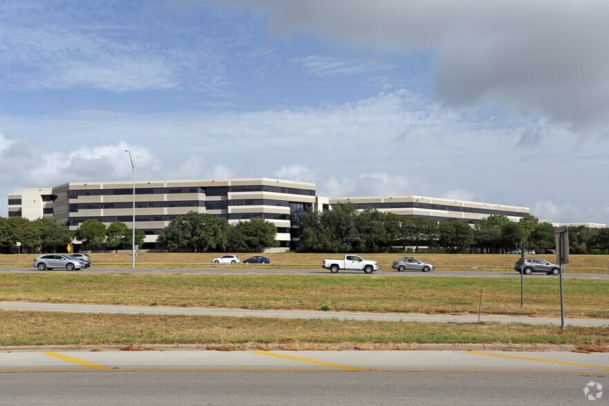1300 S Mopac Expy, Austin, TX à louer - Photo de l’immeuble – Image 1 sur 10
