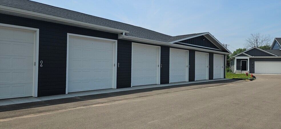 2301 Lake Road, Altoona, WI à vendre - Photo principale – Image 1 sur 5
