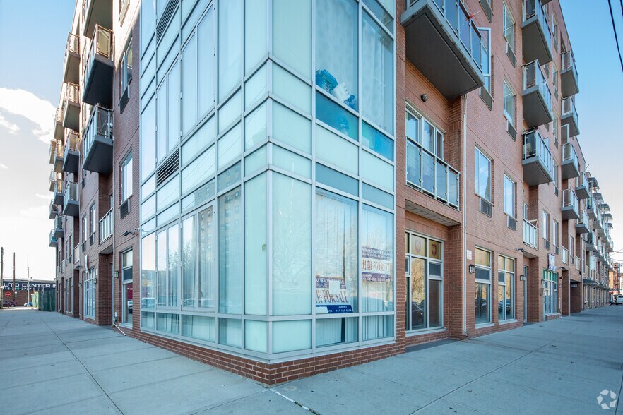 136-21 Latimer Pl, Flushing, NY à vendre - Photo de l’immeuble – Image 2 sur 8