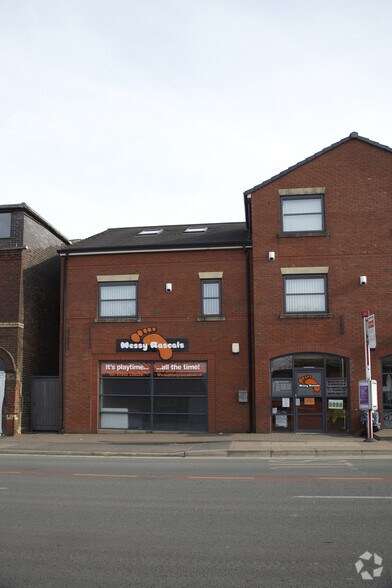 90-98 Rochdale Rd, Oldham à vendre - Photo de l’immeuble – Image 3 sur 7