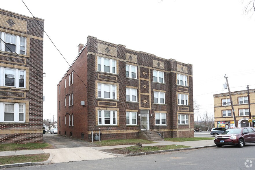 387-389 Park St, New Britain, CT à vendre - Photo de l’immeuble – Image 2 sur 3