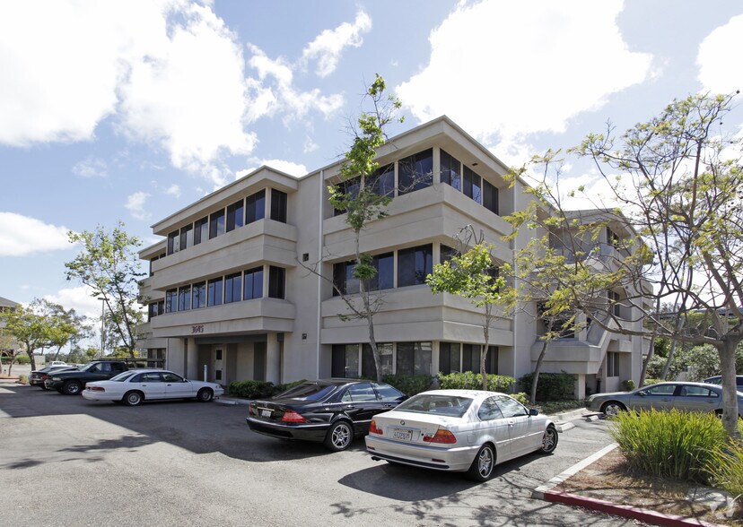 3665 Ruffin Rd, San Diego, CA à louer - Photo de l’immeuble – Image 1 sur 6