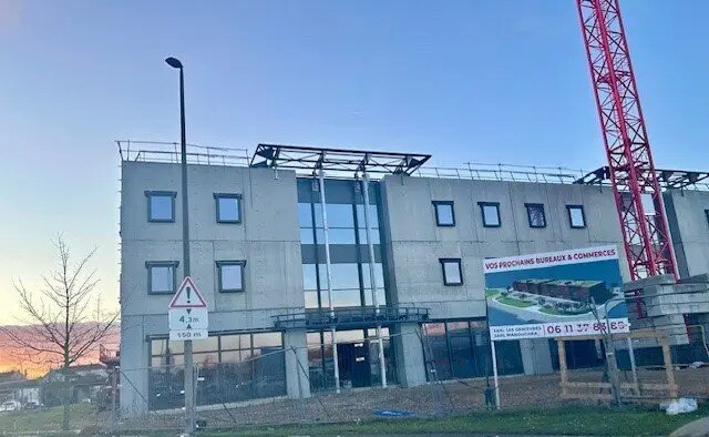 Bureau dans Châtenoy-le-Royal à louer - Photo de l’immeuble – Image 3 sur 9