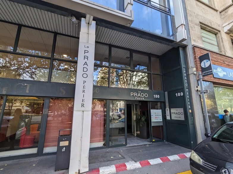 180 Avenue Du Prado, Marseille à louer - Photo de l’immeuble – Image 2 sur 10