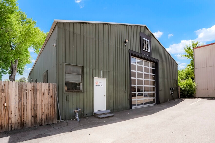 950 Simms St, Lakewood, CO à louer - Photo de l’immeuble – Image 2 sur 24