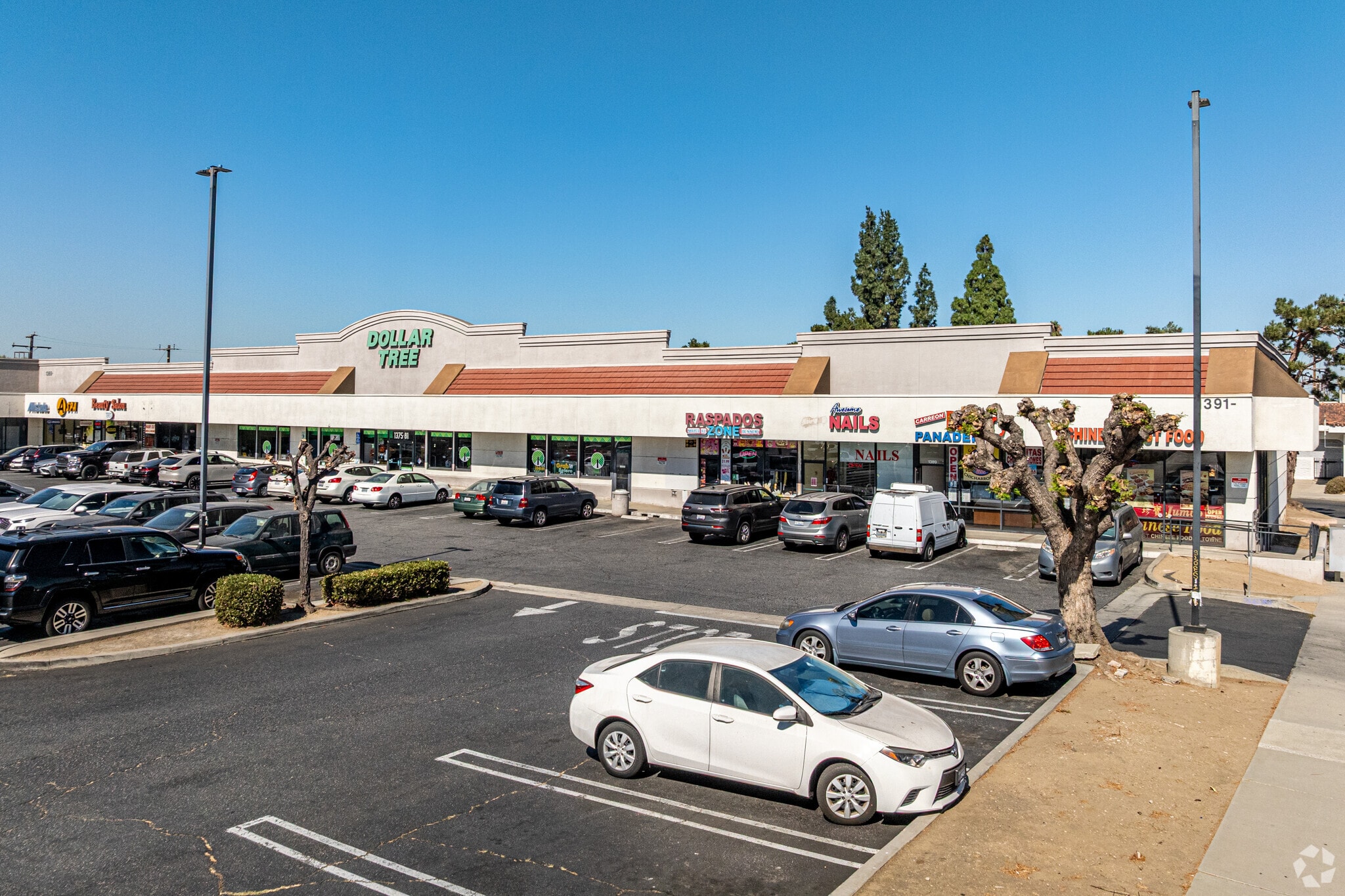 1347-1391 N Hacienda Blvd, La Puente, CA à louer Photo principale– Image 1 sur 6