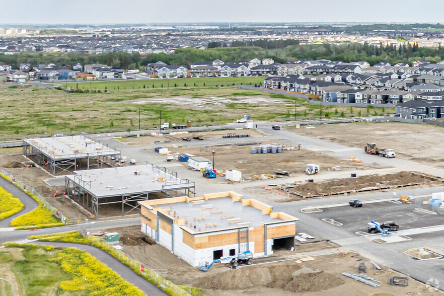 2604 170th St SW, Edmonton, AB à louer - Photo principale – Image 3 sur 4