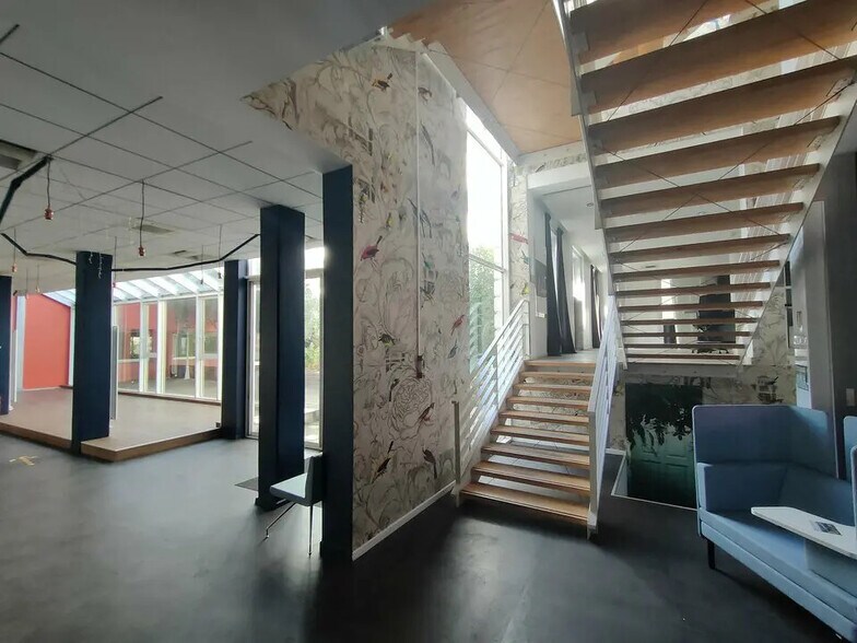 Bureau dans Saint-Cloud à louer - Photo de l’immeuble – Image 2 sur 5