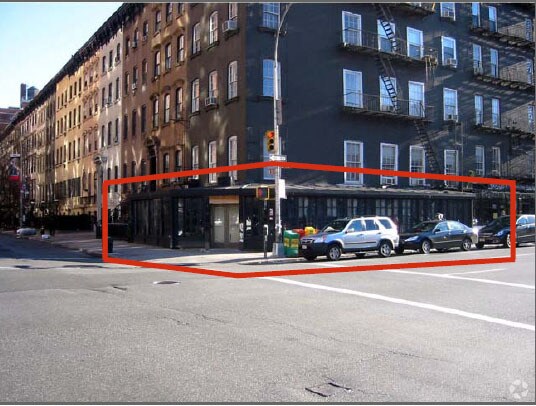 470 W 23rd St, New York, NY à louer - Photo de l’immeuble – Image 3 sur 5