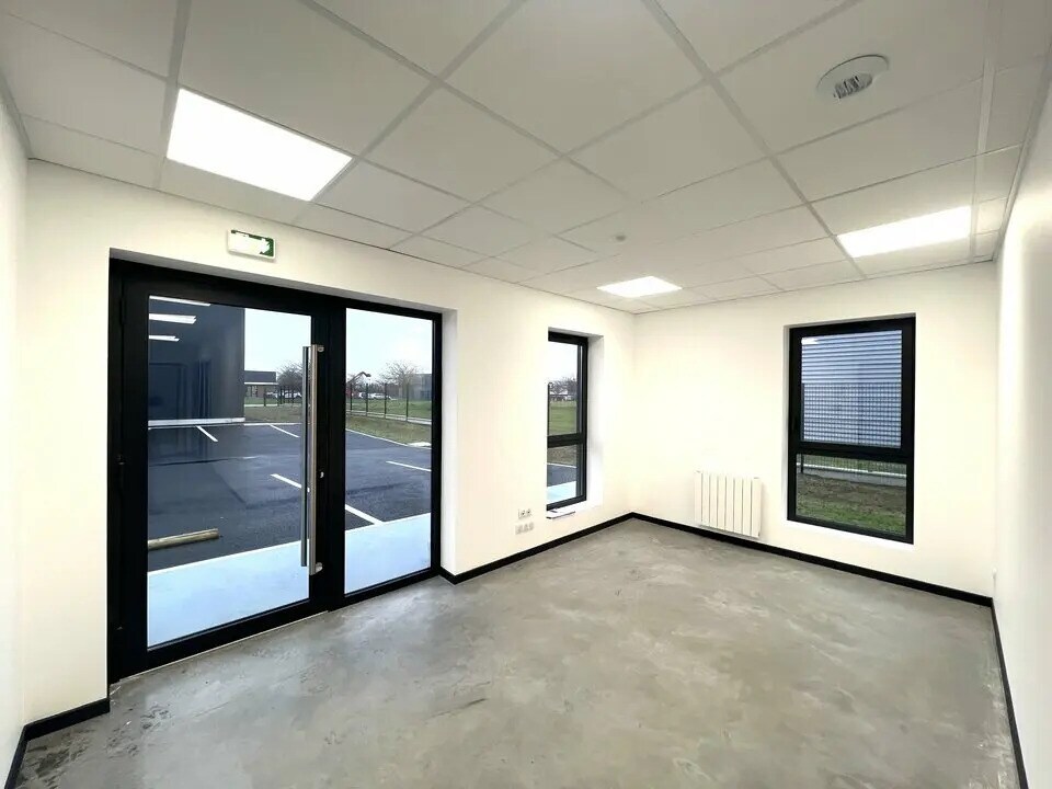 Bureau dans Saint-Jean-de-la-Neuville à louer Photo de l’immeuble– Image 1 sur 8
