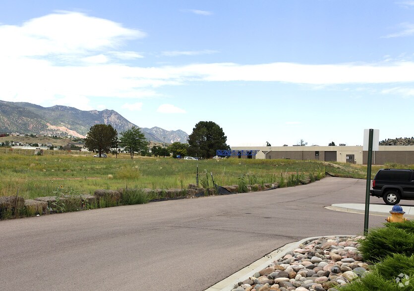 1510 Garden of the Gods Rd, Colorado Springs, CO à vendre - Photo de l’immeuble – Image 2 sur 2