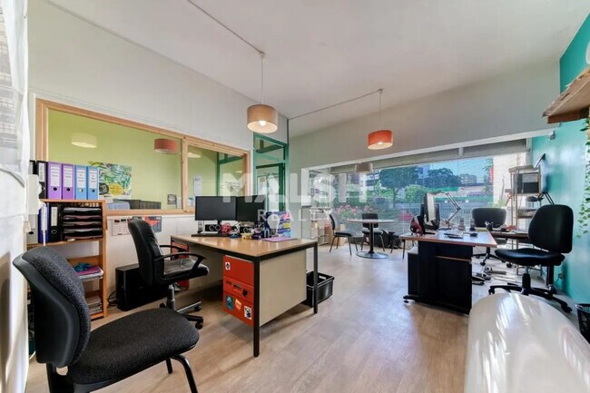 Plus de détails pour Local commercial à vendre