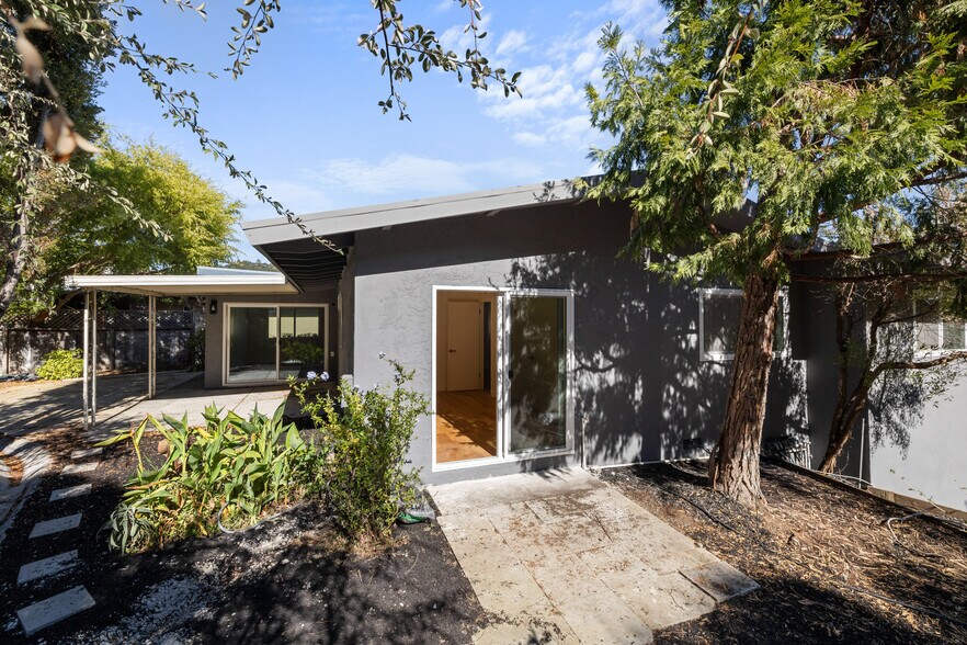 40 Leafwood Cir, San Rafael, CA à vendre - Photo de l’immeuble – Image 2 sur 11