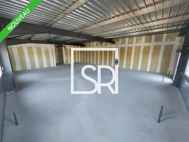 Bureau dans Pont-du-Château à louer - Photo de l’immeuble – Image 2 sur 11