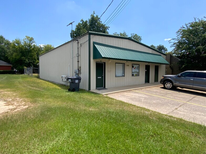 1236 11th Ave, Phenix City, AL à louer - Photo de l’immeuble – Image 2 sur 5