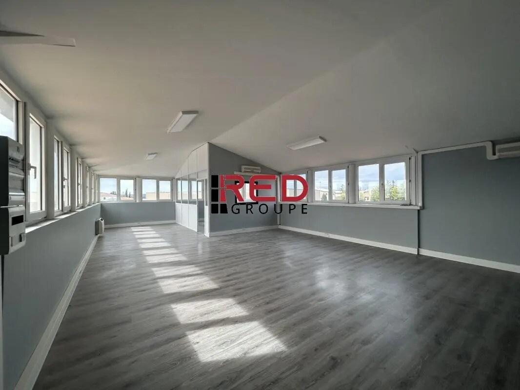 Zone Des Jallassieres, Éguilles à louer Photo de l’immeuble– Image 1 sur 5