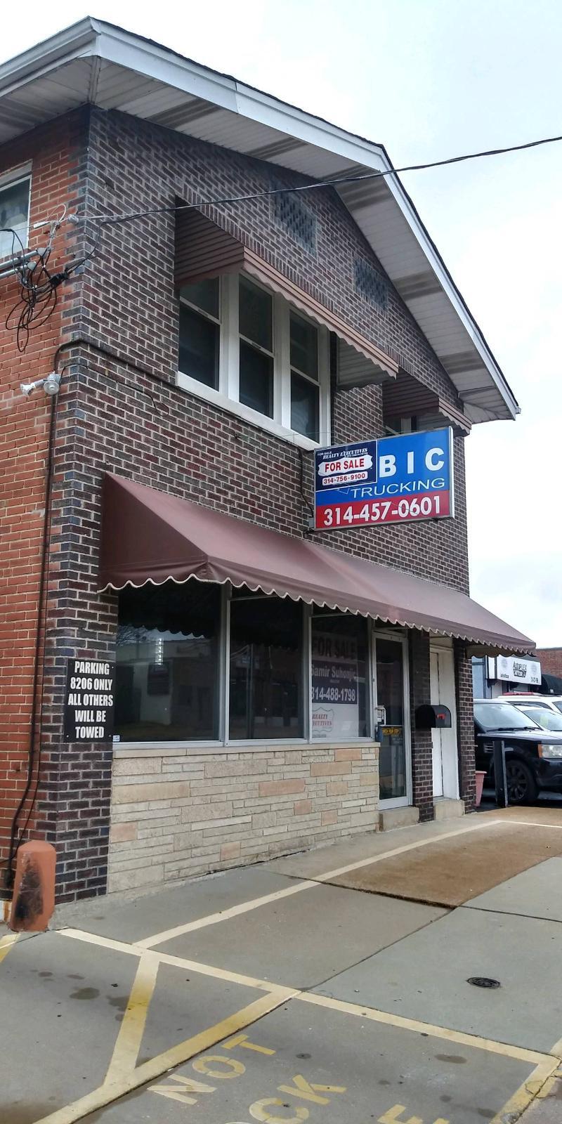 8206 Gravois Ave, Saint Louis, MO à louer Photo de l’immeuble– Image 1 sur 7