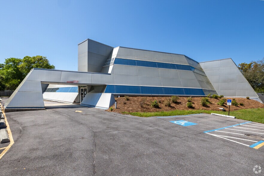545 Brent Ln, Pensacola, FL à louer - Photo de l’immeuble – Image 1 sur 15