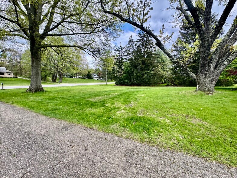 1134 E Turkeyfoot Lake Rd, Akron, OH à vendre - Photo de l’immeuble – Image 3 sur 7