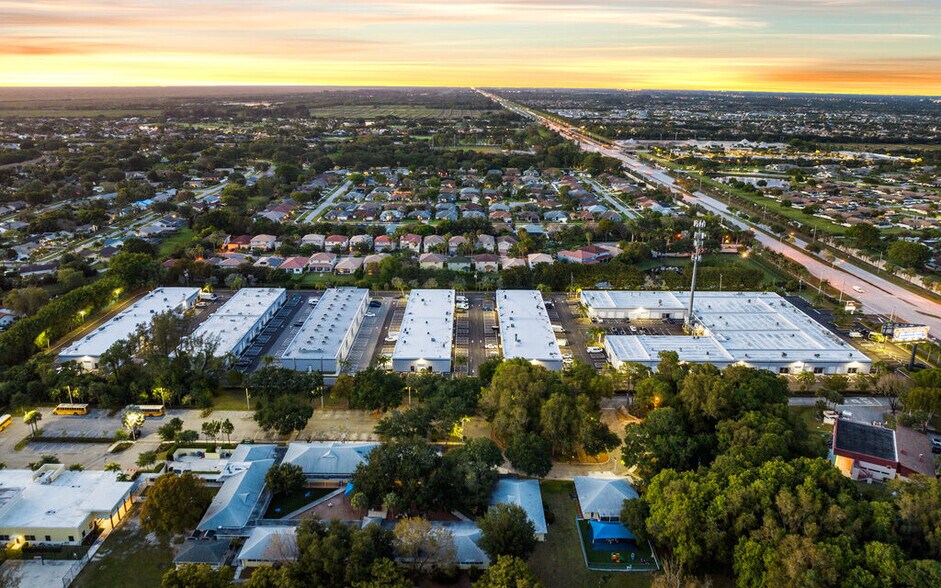 10018-10058 Spanish Isles Blvd, Boca Raton, FL à louer - Photo de l’immeuble – Image 3 sur 4