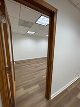 16200 Ventura Blvd, Encino, CA à louer Photo intérieure– Image 2 sur 5