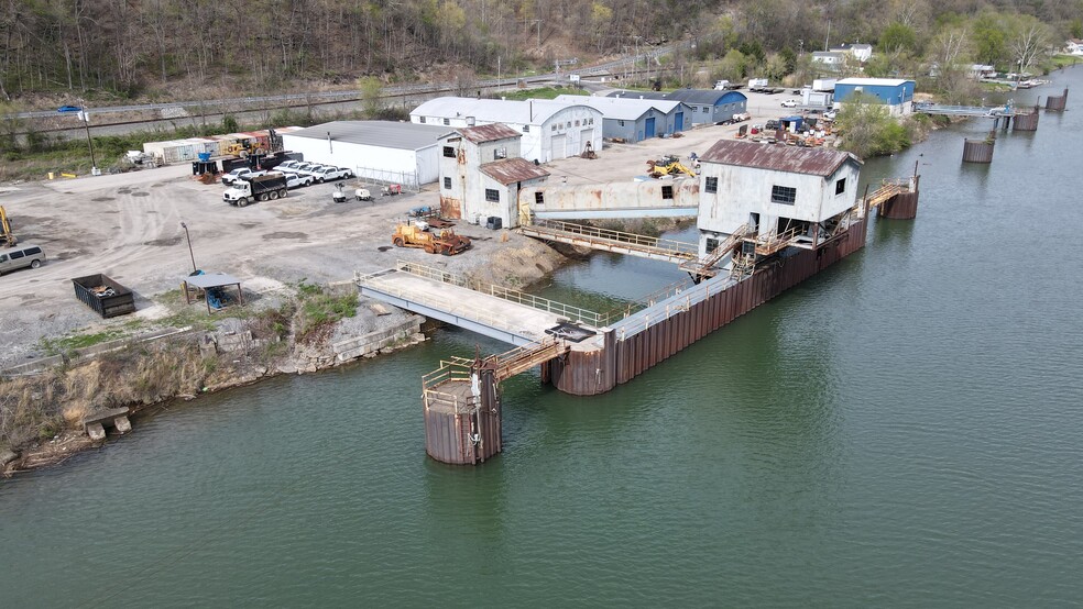 810 Low Hill Rd, Brownsville, PA à vendre - Photo de l’immeuble – Image 3 sur 19